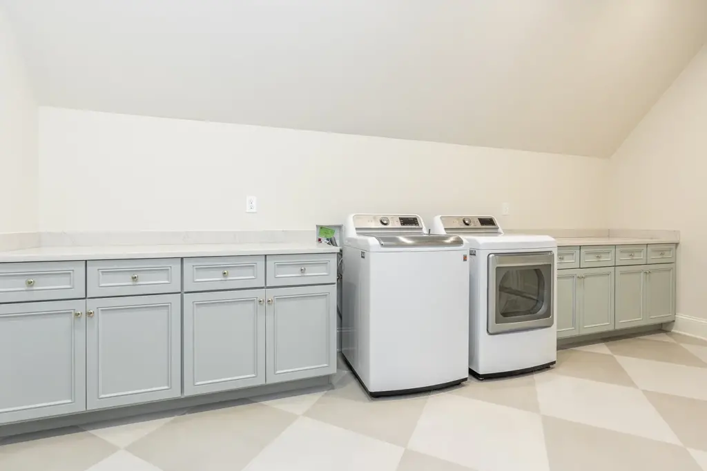 DSC09610-Enhanced-NR+copy - Cabinets on Main